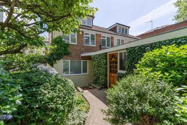 4 Bedroom House for Sale in Belsize Lane Hampstead London NW3