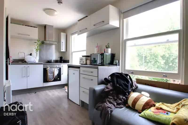 Studio to Rent - No Sale No Fee