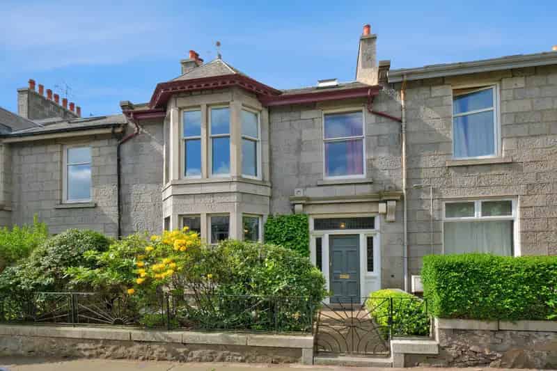 Granite Villa Near University and Hospital