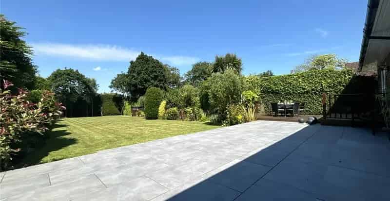 5 Bedroom Detached Bungalow For Sale