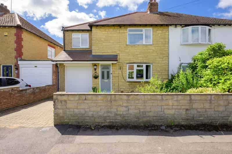 4 Bedroom Semi Detached House to Rent