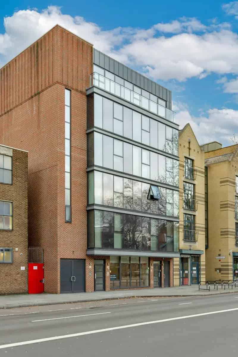 Modern Retail Unit for Gym or Supermarket