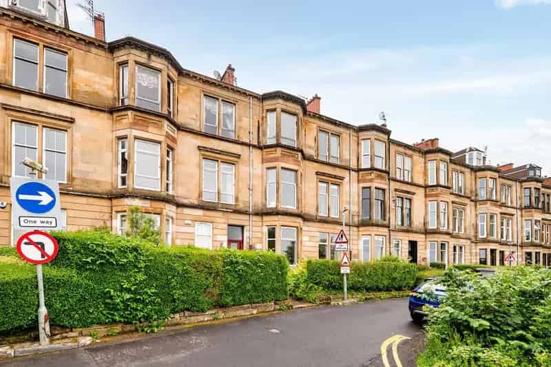 3 Bedroom Apartment for Sale Shawlands Glasgow