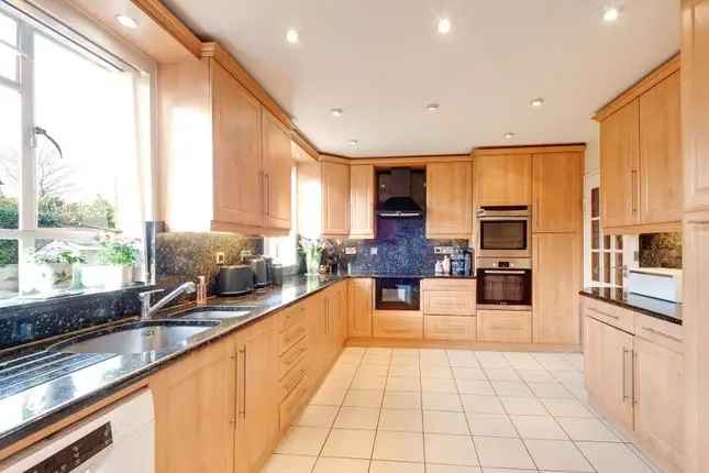 Detached house for sale in Hendon Avenue, Finchley, London N3