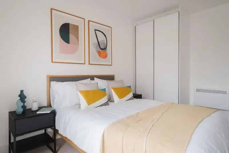 1 Bedroom Apartment in Soho Wharf Development