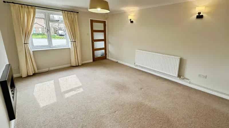 2 Bedroom House For Sale Near M32 Bristol