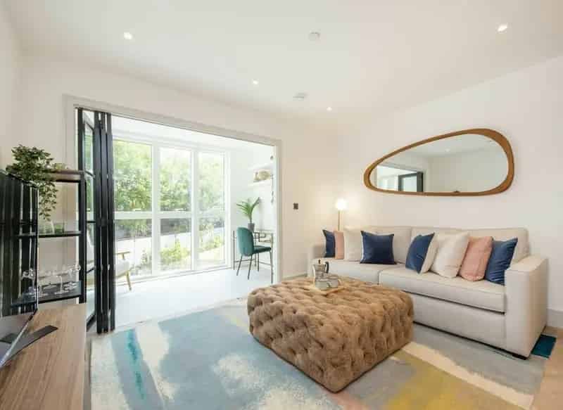 3-Bed Apartment near Willesden Green with Private Terrace