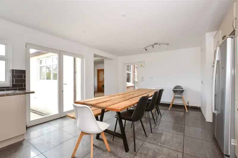 5 Bedroom Detached House for Sale Near Beach