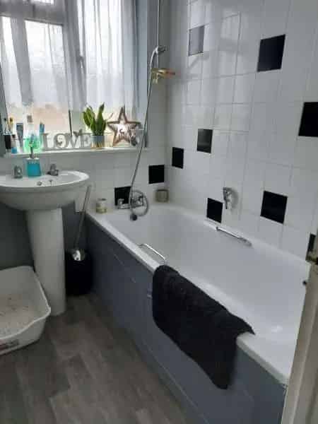 2 Bedroom Flat with Garden and Private Porch