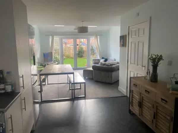 Spacious New Build Rowhedge Wharf