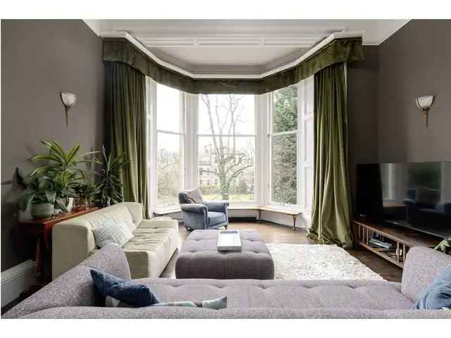 2 Bedroom Flat for Sale in Edinburgh West End