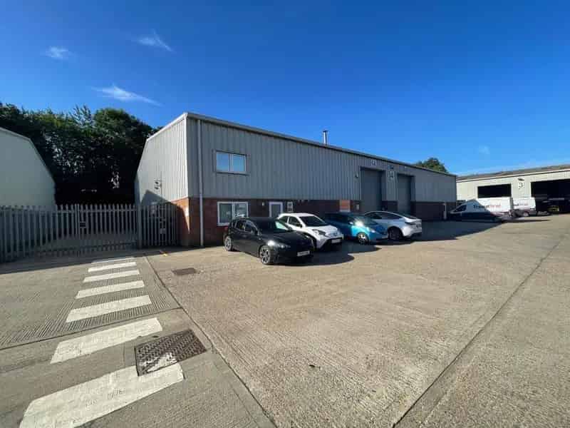 Industrial Unit Bury St Edmunds A14 Access Modern Offices Racking