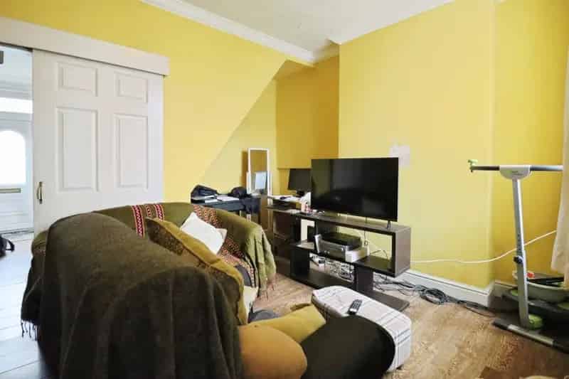 2 bedroom terraced house