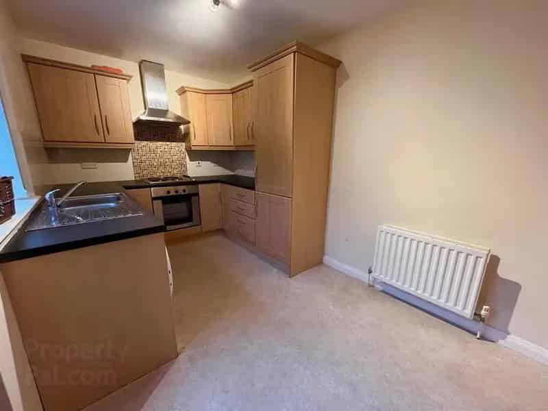 Modern 2-Bed End Terrace House in Sydenham Belfast