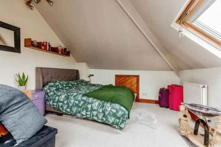 Three Four Bedroom Victorian House Garage Garden Family Home