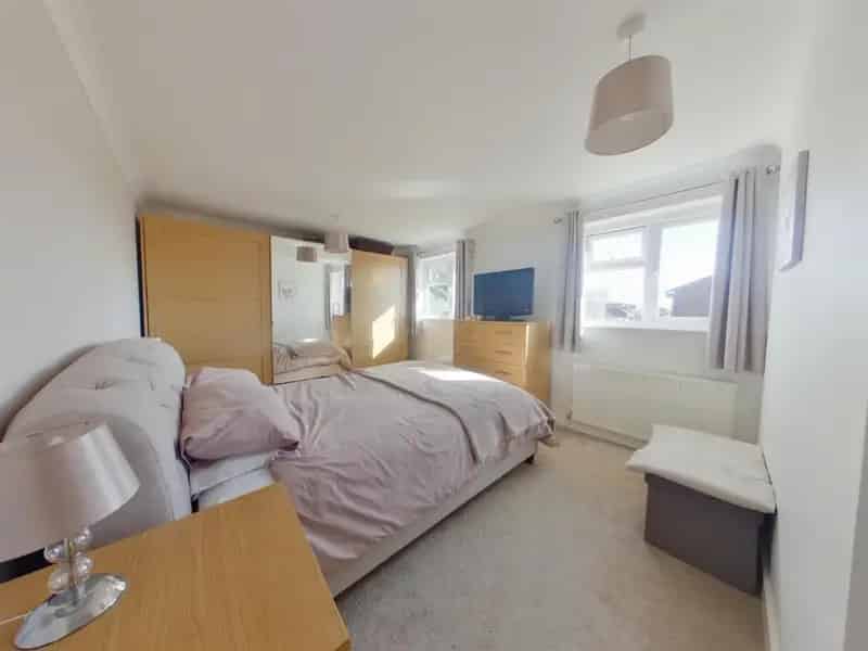 3 Bed Deceptively Spacious House For Sale