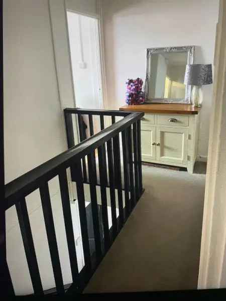 Flat For Rent in Castle Point, England