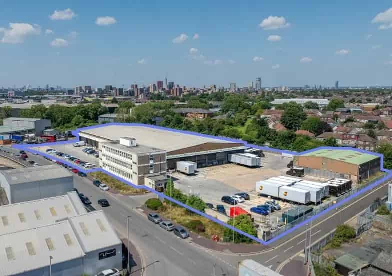 Commercial property For Rent , London, England