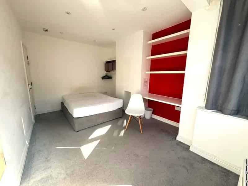 Double Room in Shared House - All Bills Included