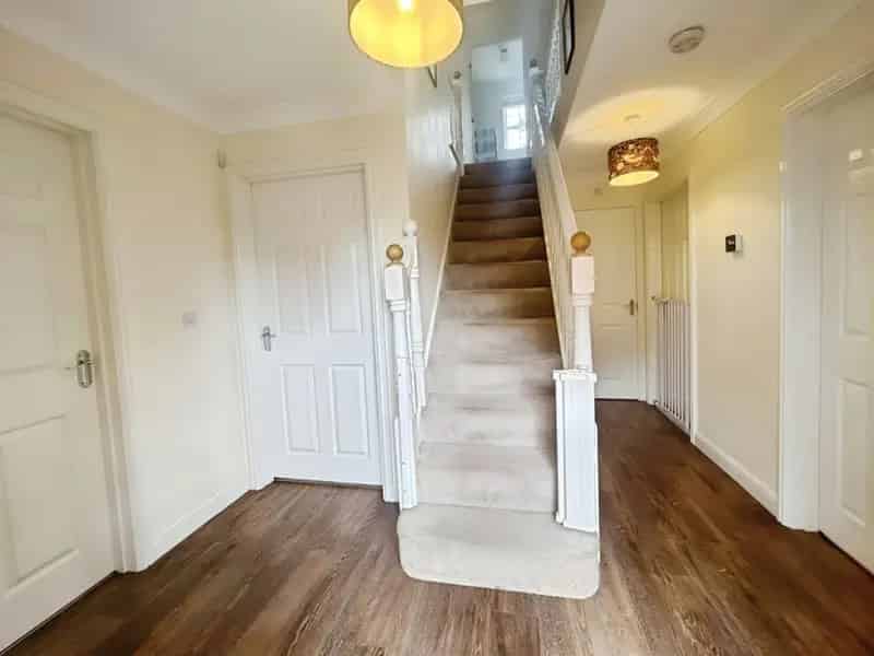 4 Bedroom House For Sale With Garden Garage and Driveway