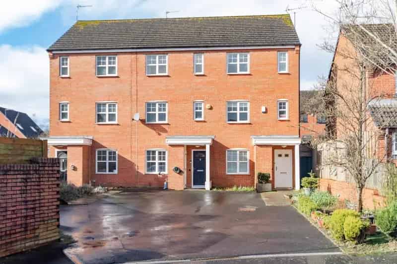 4 Bedroom Terraced House for Sale