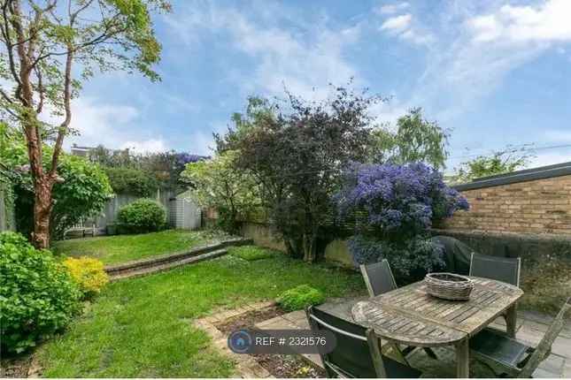 Semi-detached house to rent in Ramsden Road, London SW12