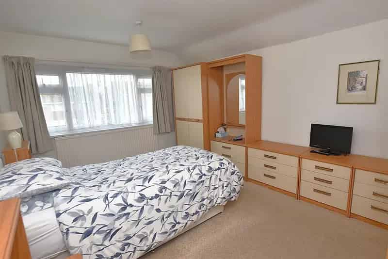 3 Bed Detached House For Sale