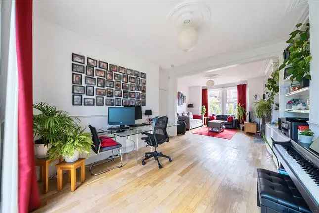 4 Bedroom Edwardian House for Sale in London N10