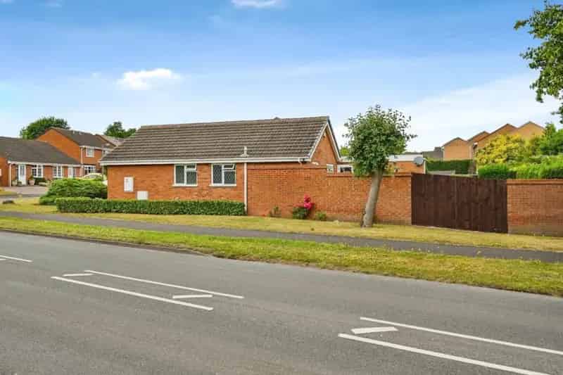 2 Bed Detached Bungalow for Sale