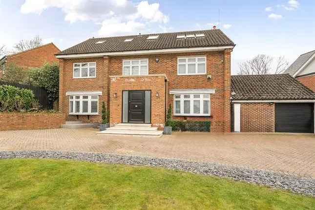 Detached House for Sale Mill Hill NW7 3122 sq ft