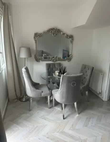 2 Bed House with Private Garden