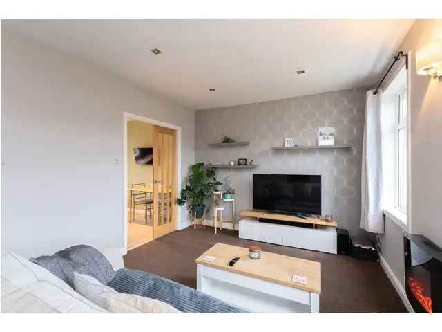 3 bedroom end-terraced house for sale