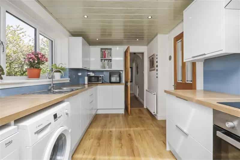 4 Bed Detached House with 2 Reception Rooms and Garage