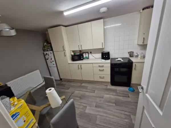 3 Bedroom New Build House Large Garden Driveway