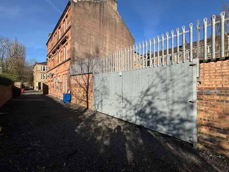 Secure Yard with Workshop Glasgow Cessnock