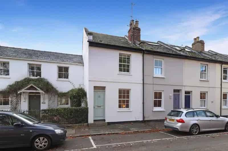 2 Bedroom End Terrace House for Sale in Cheltenham