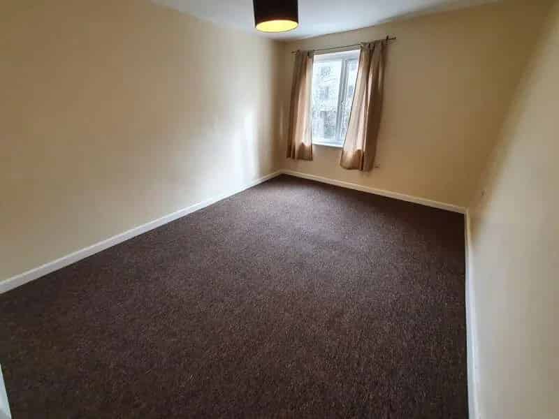 2 Bedroom Apartment Near Bristol City Centre