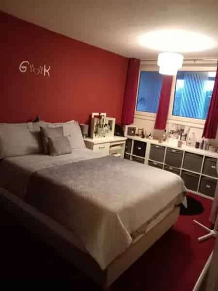 One Bedroom Flat With Large Rooms