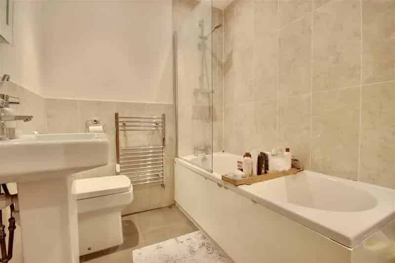 1 Bed Flat for Sale - Ideal Investment Opportunity