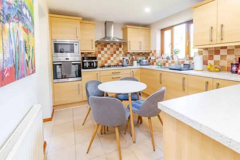 4-Bedroom Detached House Browns Wood