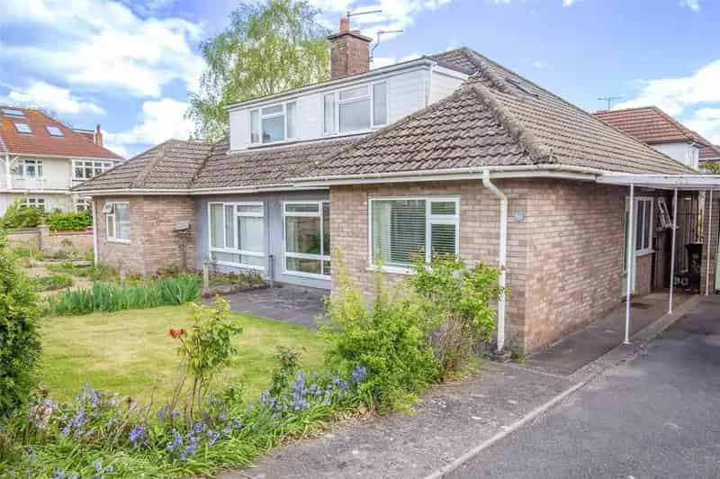 3 Bedroom Dormer Bungalow for Sale