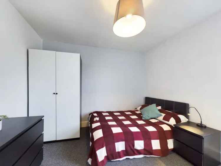 Flat To Rent Available May 23 2025