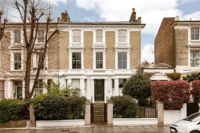 Three Storey Flat for Sale in Cambridge Gardens North Kensington