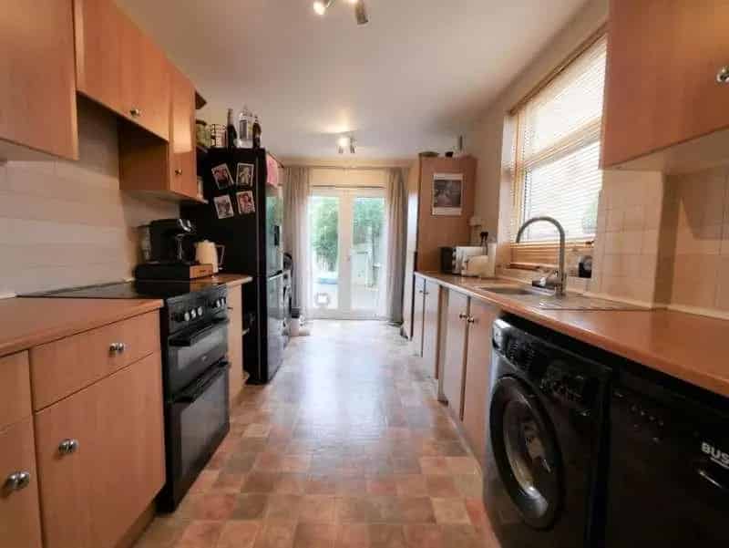 3 Bedroom End Terrace House for Sale