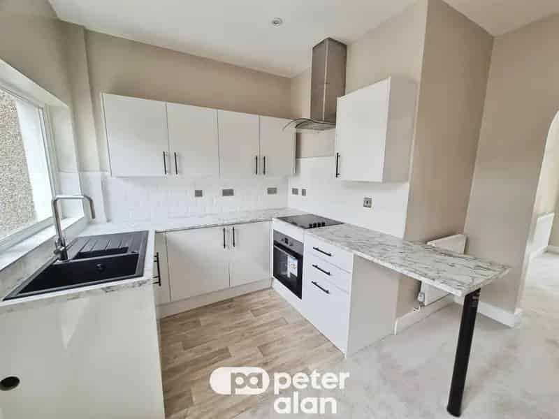 3 Bedroom House Fully Refurbished Garage Utility Room Available Now