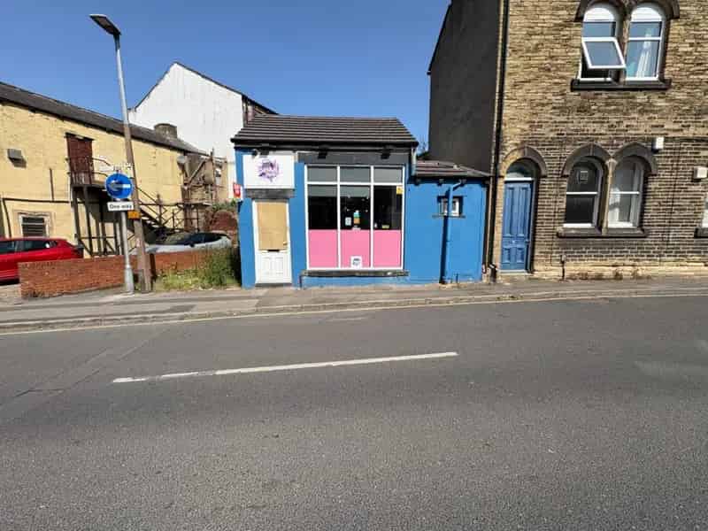 Retail Unit To Let Town Centre