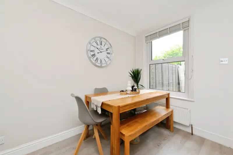 Hoddesdon Victorian Cottage Two Bedrooms Modern Amenities