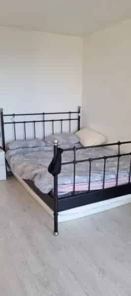 Spacious New Build Portobello Sq 4 Storage Cupboards Near Park