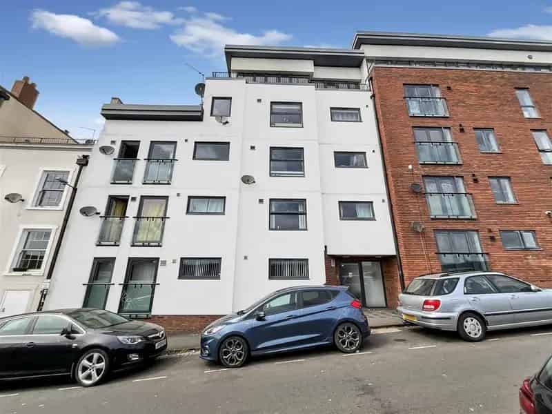 2 Bedroom Apartment for Sale Parking Bay Old Market
