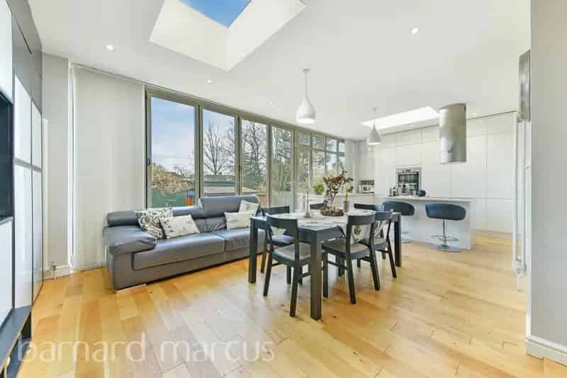 Six Bedroom Detached Family Home Poets Corner Acton